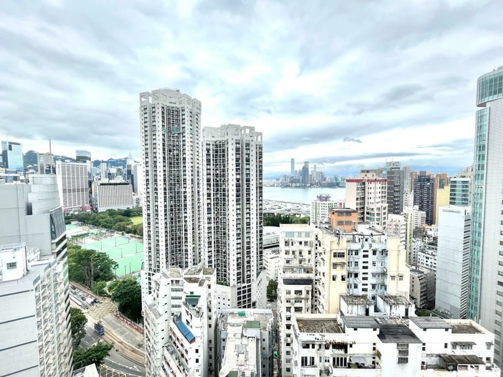 https://img.propertyraptor.com/cdn-cgi/imagedelivery/KD5bF_AFL0JDTbKLWF7z9g/ap8/ap8_001/hornet/prp/img/82c055fb149e89dc5ceaf3dcf579fbd1-wtm.jpg/public