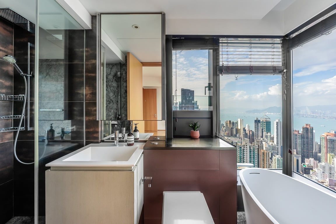 https://img.propertyraptor.com/cdn-cgi/imagedelivery/KD5bF_AFL0JDTbKLWF7z9g/ap8/ap8_001/hornet/prp/img/82c2f97ba459ea15b2bdaaa3a407d6f3-wtm.jpg/public