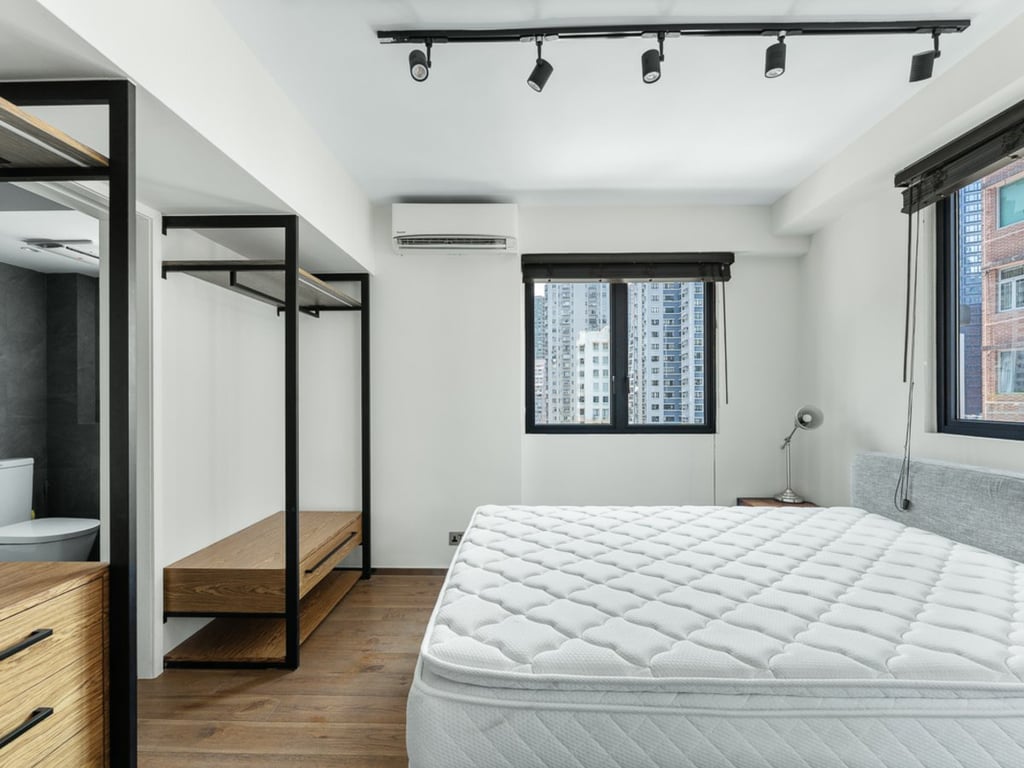 https://img.propertyraptor.com/cdn-cgi/imagedelivery/KD5bF_AFL0JDTbKLWF7z9g/ap8/ap8_001/hornet/prp/img/8303b9bd99034b484422c1d4424afd6f-wtm.jpg/public