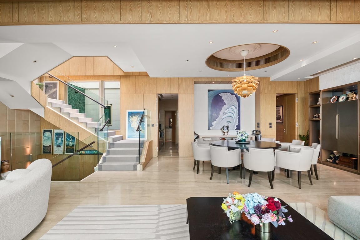 https://img.propertyraptor.com/cdn-cgi/imagedelivery/KD5bF_AFL0JDTbKLWF7z9g/ap8/ap8_001/hornet/prp/img/831367938afd33c5f2d6beabf4ae7f77-wtm.jpg/public