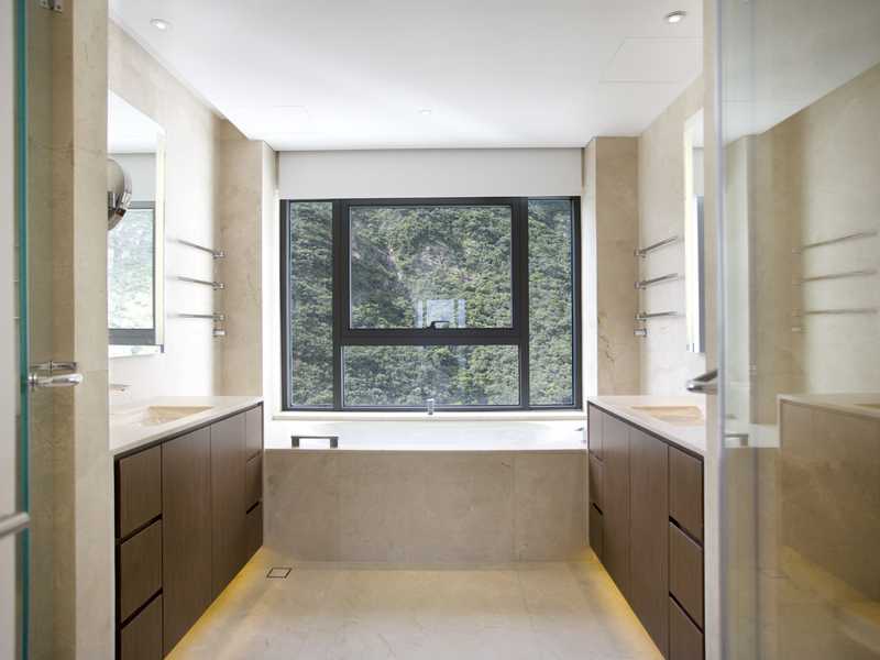 https://img.propertyraptor.com/cdn-cgi/imagedelivery/KD5bF_AFL0JDTbKLWF7z9g/ap8/ap8_001/hornet/prp/img/837ea1052b03bbeca47bfbfc2fa34c33.jpg/public