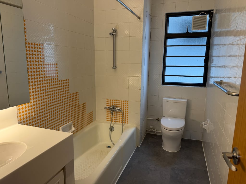 https://img.propertyraptor.com/cdn-cgi/imagedelivery/KD5bF_AFL0JDTbKLWF7z9g/ap8/ap8_001/hornet/prp/img/8380a08bda2cb8be785fb1029d2bb2b2-wtm.jpg/public