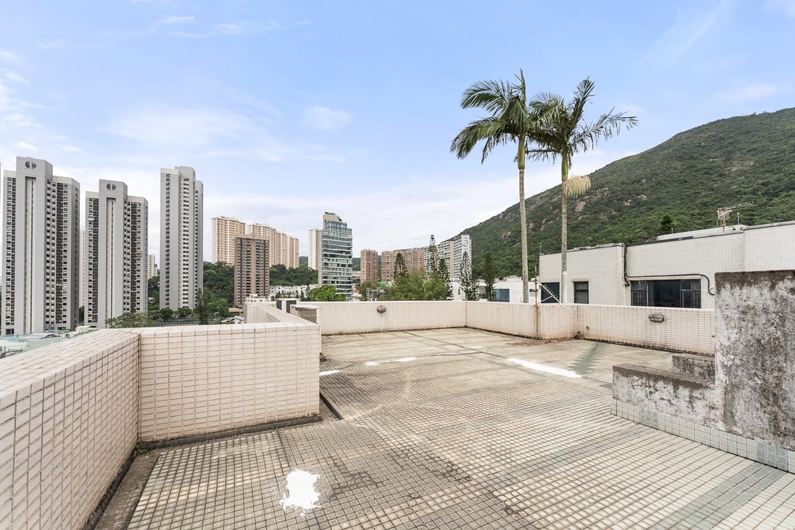 https://img.propertyraptor.com/cdn-cgi/imagedelivery/KD5bF_AFL0JDTbKLWF7z9g/ap8/ap8_001/hornet/prp/img/83b4be290cce4becb4ca78f903085abf-wtm.jpg/public