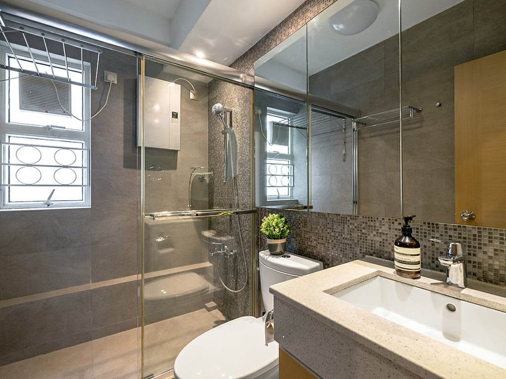 https://img.propertyraptor.com/cdn-cgi/imagedelivery/KD5bF_AFL0JDTbKLWF7z9g/ap8/ap8_001/hornet/prp/img/83b5f5f7ba40c075778a627127e982fe.jpg/public
