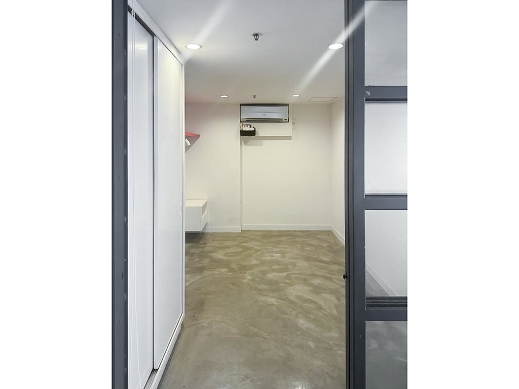 https://img.propertyraptor.com/cdn-cgi/imagedelivery/KD5bF_AFL0JDTbKLWF7z9g/ap8/ap8_001/hornet/prp/img/83bffea8d3b42826bec3a35198716c6e.jpg/public