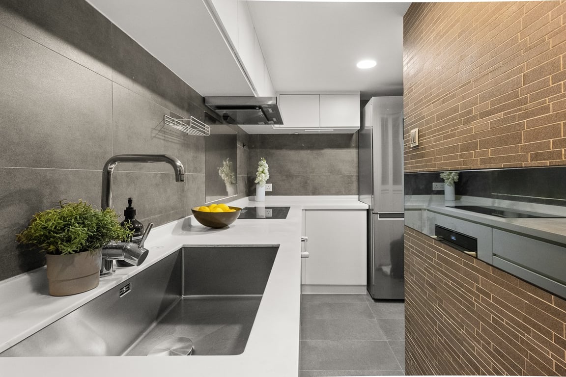 https://img.propertyraptor.com/cdn-cgi/imagedelivery/KD5bF_AFL0JDTbKLWF7z9g/ap8/ap8_001/hornet/prp/img/83c563dce6e63d3e961a75a16967f568-wtm.jpg/public