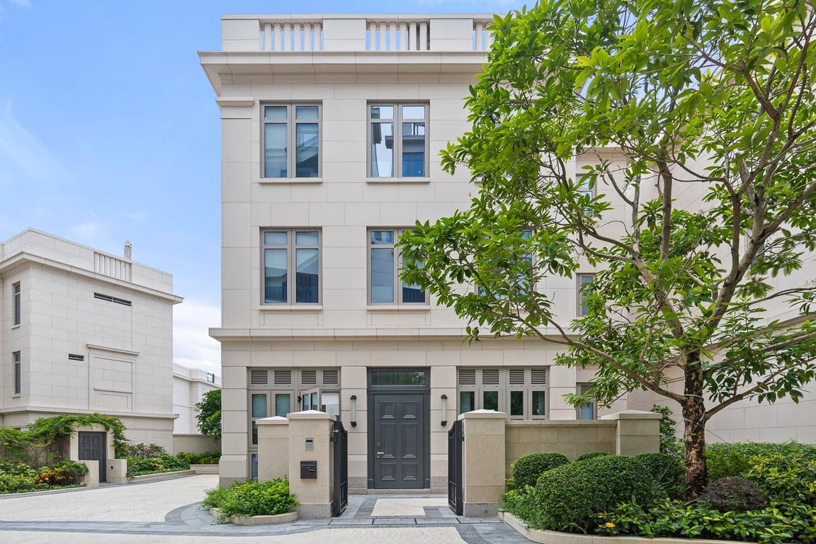 https://img.propertyraptor.com/cdn-cgi/imagedelivery/KD5bF_AFL0JDTbKLWF7z9g/ap8/ap8_001/hornet/prp/img/83ca3f57e17e55cb618a036ff1782c39-wtm.jpg/public