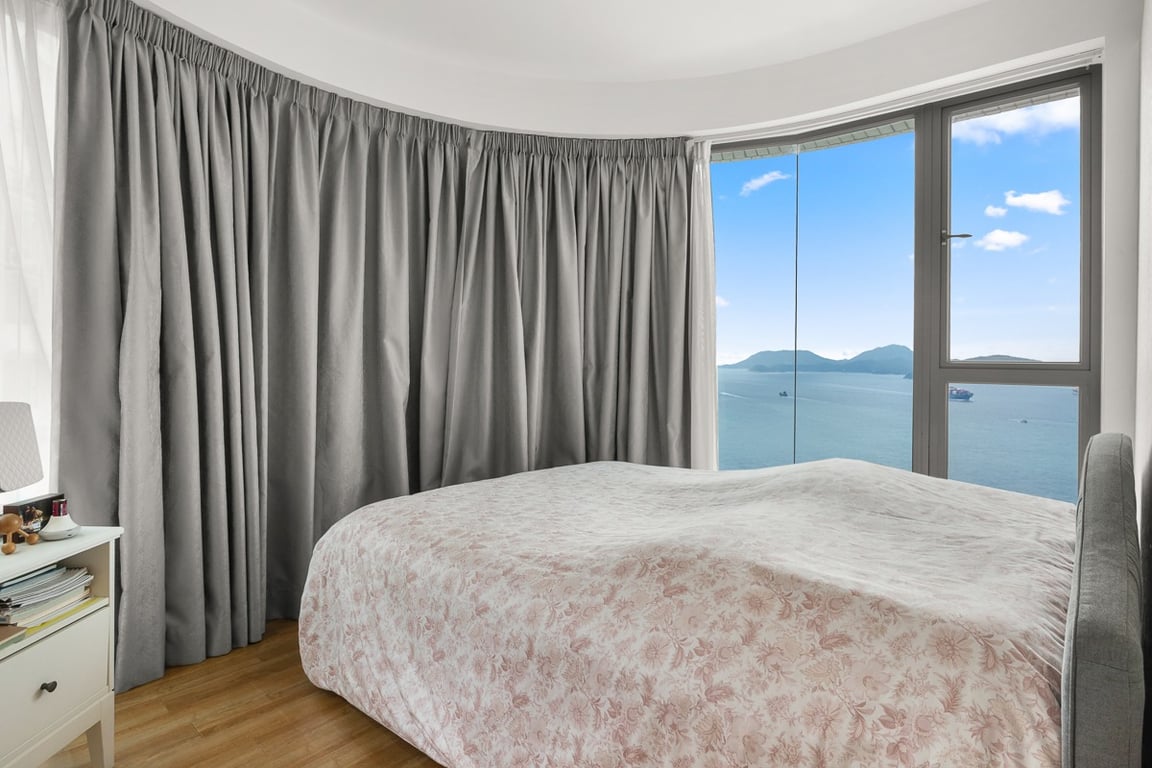 https://img.propertyraptor.com/cdn-cgi/imagedelivery/KD5bF_AFL0JDTbKLWF7z9g/ap8/ap8_001/hornet/prp/img/83fce6c040d5342d1b5f1add4349f6b0-wtm.jpg/public
