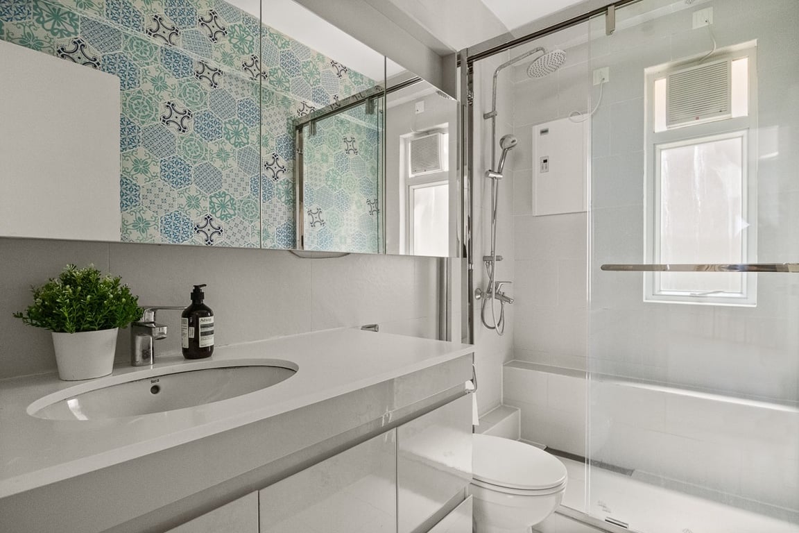 https://img.propertyraptor.com/cdn-cgi/imagedelivery/KD5bF_AFL0JDTbKLWF7z9g/ap8/ap8_001/hornet/prp/img/844c8995020144e7973b2729ba030a42-wtm.jpg/public