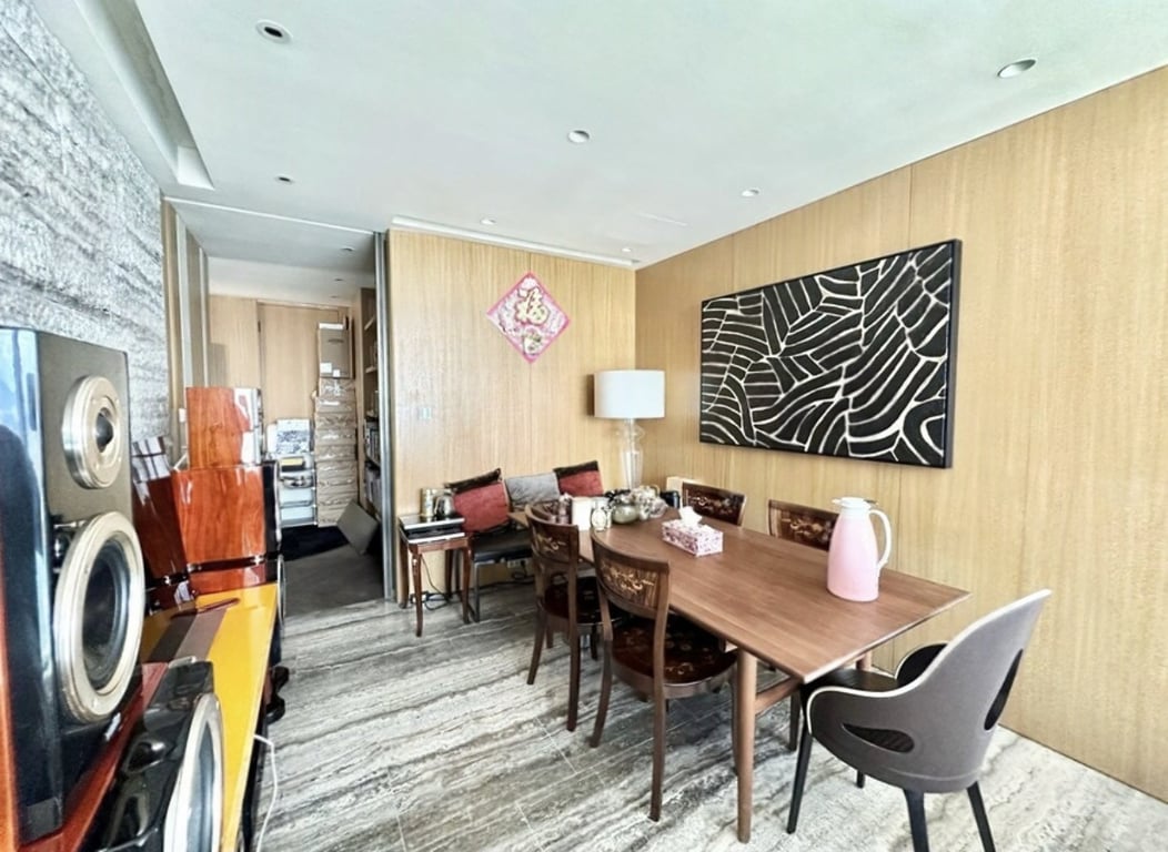 https://img.propertyraptor.com/cdn-cgi/imagedelivery/KD5bF_AFL0JDTbKLWF7z9g/ap8/ap8_001/hornet/prp/img/84737bdc39525d2b432d0795f18fcdc0-wtm.jpg/public