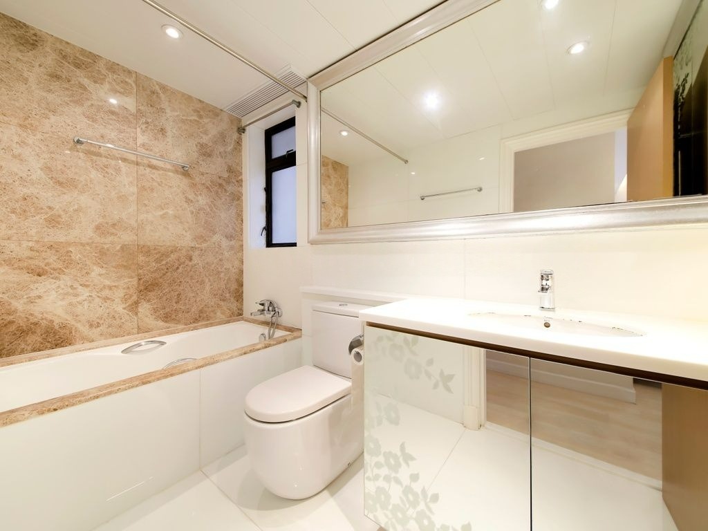 https://img.propertyraptor.com/cdn-cgi/imagedelivery/KD5bF_AFL0JDTbKLWF7z9g/ap8/ap8_001/hornet/prp/img/848ae645ed457166d669d4360c2b6e6e-wtm.jpg/public