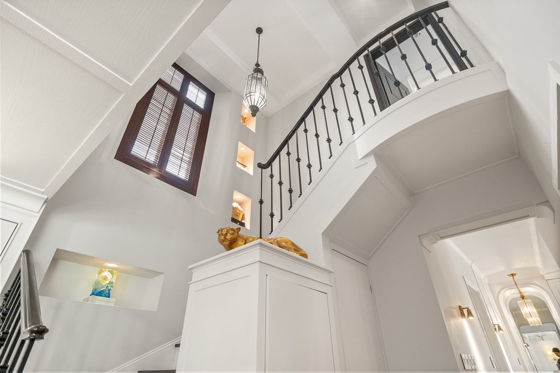 https://img.propertyraptor.com/cdn-cgi/imagedelivery/KD5bF_AFL0JDTbKLWF7z9g/ap8/ap8_001/hornet/prp/img/8499c8513dcebaa0dcb9e8aaa6495f9f-wtm.jpg/public