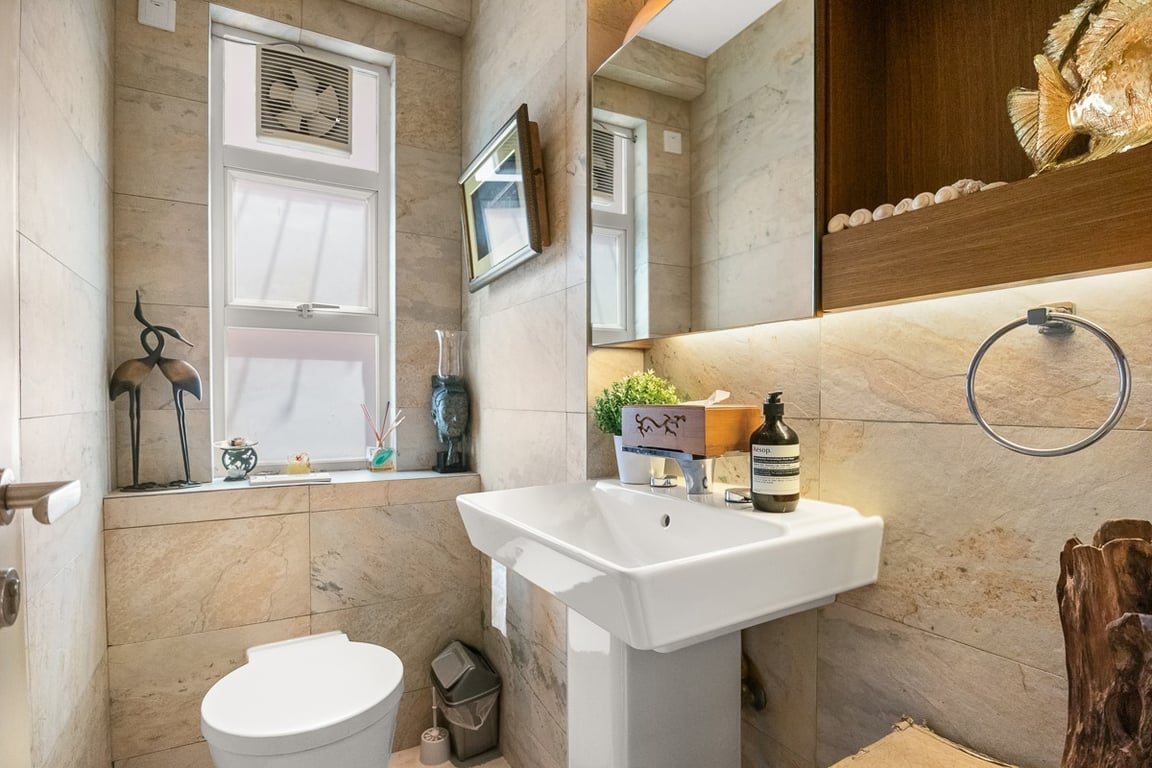 https://img.propertyraptor.com/cdn-cgi/imagedelivery/KD5bF_AFL0JDTbKLWF7z9g/ap8/ap8_001/hornet/prp/img/84d06c64735d1309fe7e1fcc2d0285d9-wtm.jpg/public