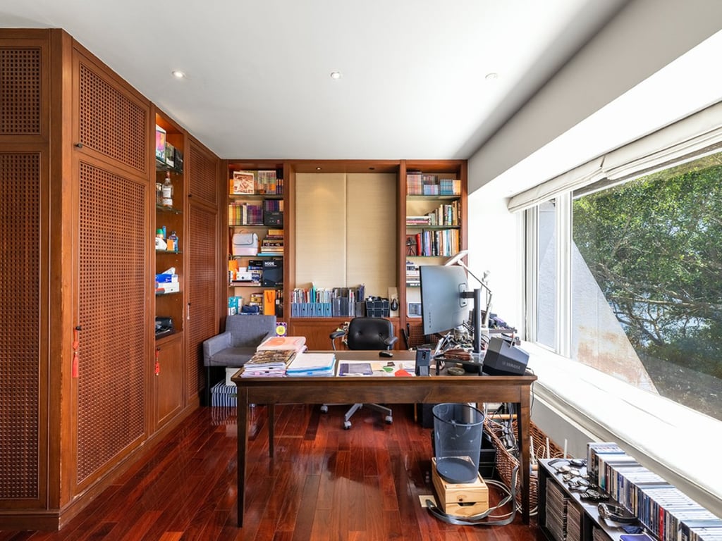 https://img.propertyraptor.com/cdn-cgi/imagedelivery/KD5bF_AFL0JDTbKLWF7z9g/ap8/ap8_001/hornet/prp/img/84dee91747988715716cc847716a6c8f.jpg/public