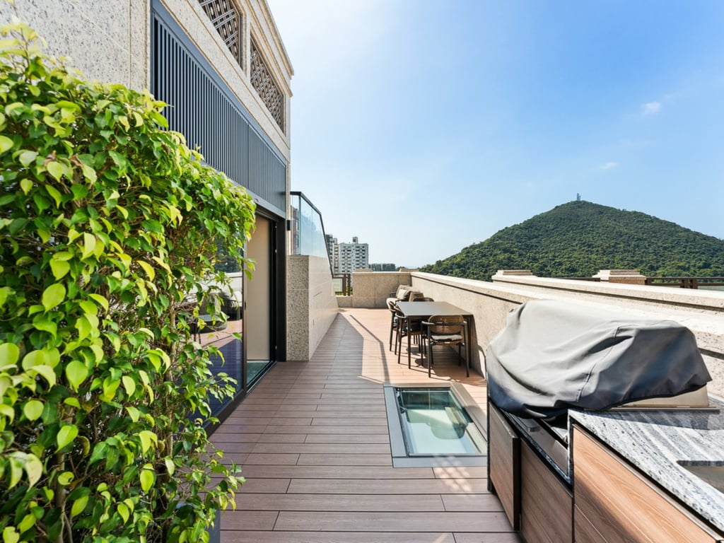 https://img.propertyraptor.com/cdn-cgi/imagedelivery/KD5bF_AFL0JDTbKLWF7z9g/ap8/ap8_001/hornet/prp/img/84e05461075445c3d586091ac5b67e6d.jpg/public