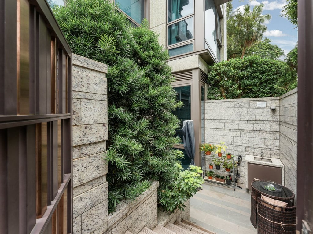 https://img.propertyraptor.com/cdn-cgi/imagedelivery/KD5bF_AFL0JDTbKLWF7z9g/ap8/ap8_001/hornet/prp/img/84ea04ba1707ab5b310230d91d704cde-wtm.jpg/public