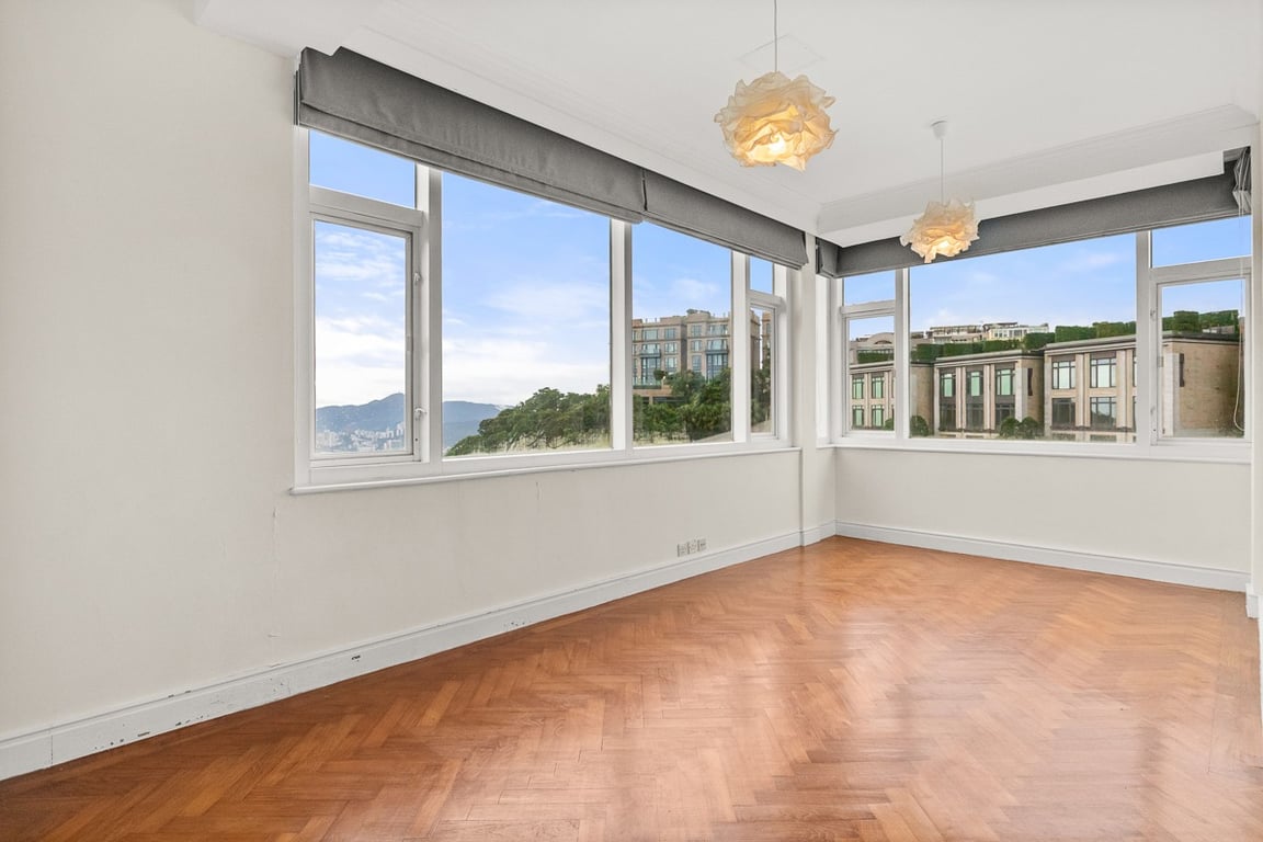 https://img.propertyraptor.com/cdn-cgi/imagedelivery/KD5bF_AFL0JDTbKLWF7z9g/ap8/ap8_001/hornet/prp/img/850a6c897bc15ee3a0df3ff40daf557c-wtm.jpg/public