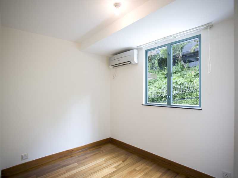 https://img.propertyraptor.com/cdn-cgi/imagedelivery/KD5bF_AFL0JDTbKLWF7z9g/ap8/ap8_001/hornet/prp/img/8542e1ddb3612704b806ccff22d2508f.jpg/public