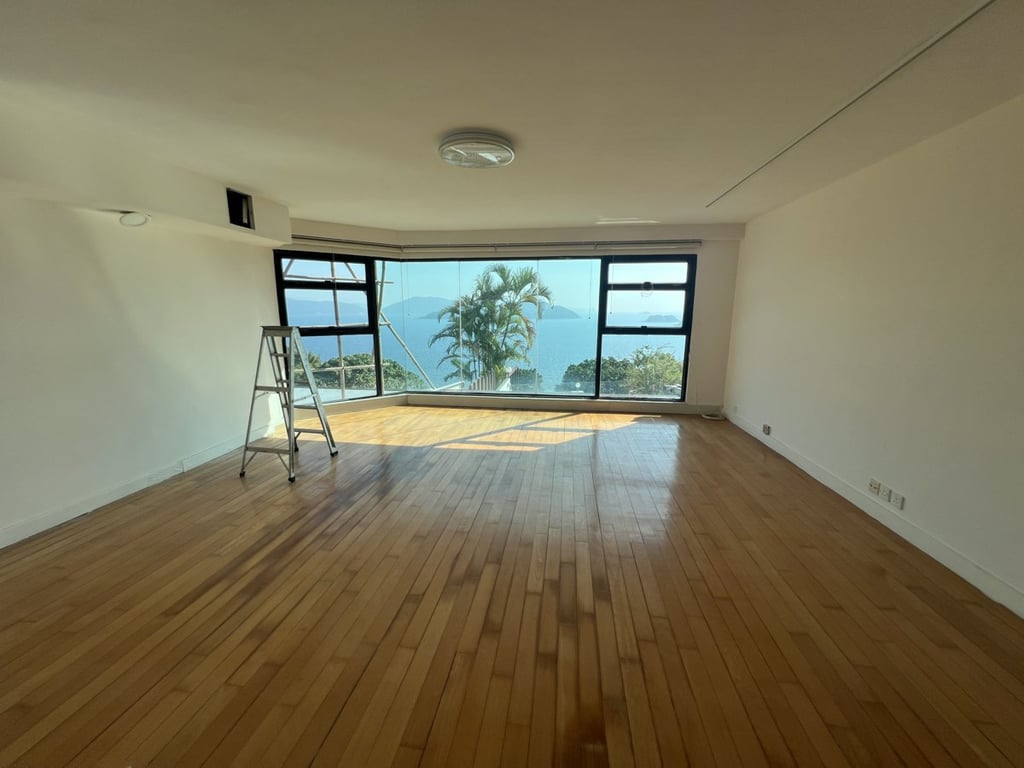 https://img.propertyraptor.com/cdn-cgi/imagedelivery/KD5bF_AFL0JDTbKLWF7z9g/ap8/ap8_001/hornet/prp/img/859c9e374ef1e6ce4af0b3db21e71ee2.jpg/public