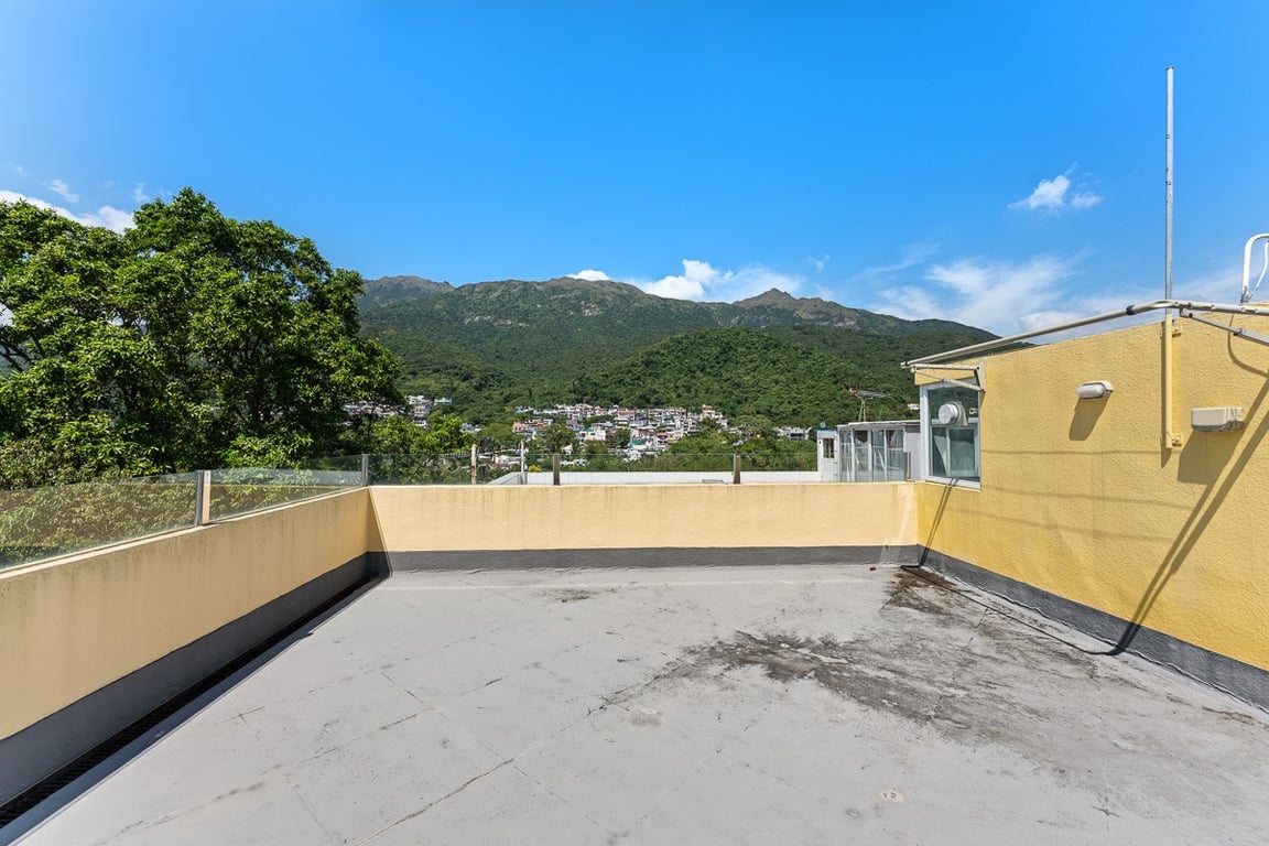 https://img.propertyraptor.com/cdn-cgi/imagedelivery/KD5bF_AFL0JDTbKLWF7z9g/ap8/ap8_001/hornet/prp/img/85bd6a717c63503f5272b394d8ad6092-wtm.jpg/public