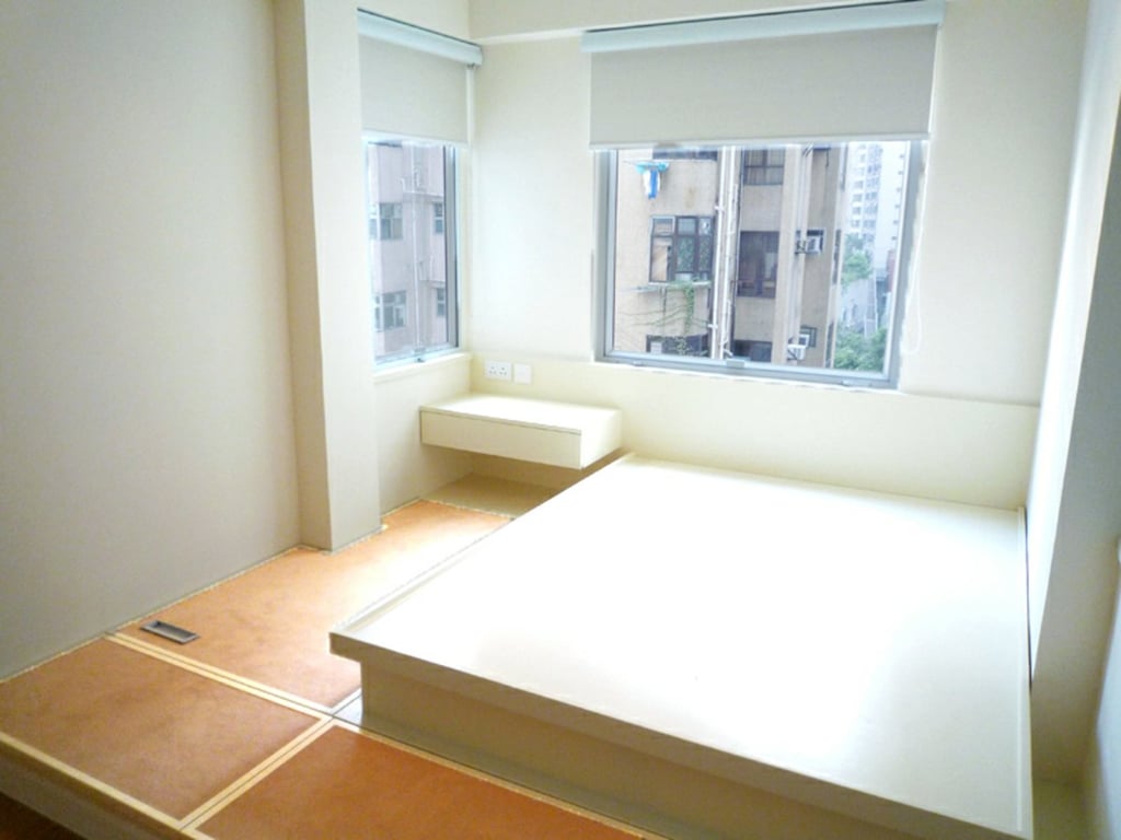 https://img.propertyraptor.com/cdn-cgi/imagedelivery/KD5bF_AFL0JDTbKLWF7z9g/ap8/ap8_001/hornet/prp/img/85eae7a76a8c5240808acfd92afc3009-wtm.jpg/public