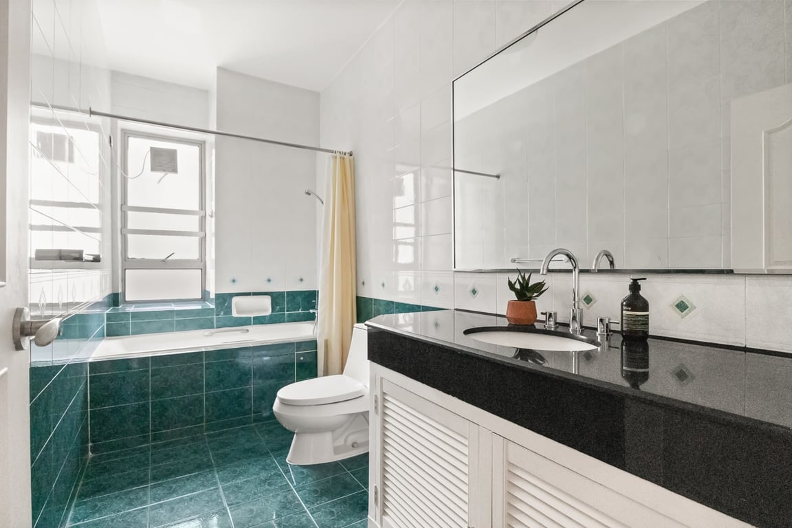 https://img.propertyraptor.com/cdn-cgi/imagedelivery/KD5bF_AFL0JDTbKLWF7z9g/ap8/ap8_001/hornet/prp/img/85f3607d1960ddf4588af71c519d2cc9-wtm.jpg/public