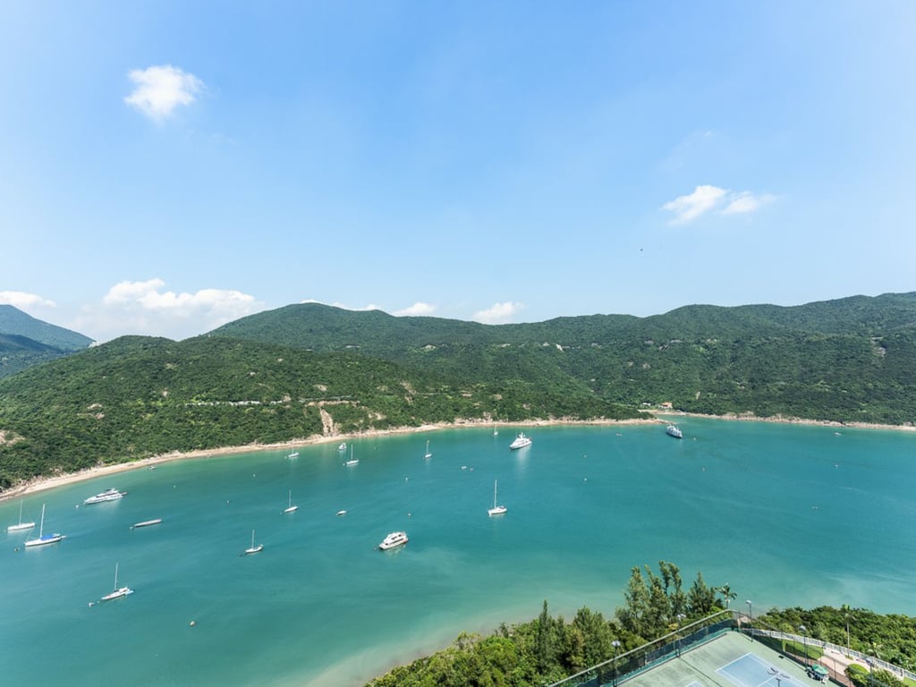 https://img.propertyraptor.com/cdn-cgi/imagedelivery/KD5bF_AFL0JDTbKLWF7z9g/ap8/ap8_001/hornet/prp/img/860eb85dd2f0219bfaebf07b2ff39cf8.jpg/public