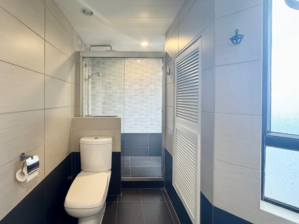 https://img.propertyraptor.com/cdn-cgi/imagedelivery/KD5bF_AFL0JDTbKLWF7z9g/ap8/ap8_001/hornet/prp/img/8616cf7ad71a2081c6aa4142bd84f2cd-wtm.jpg/public