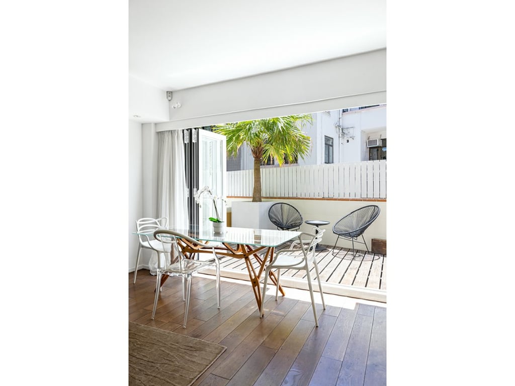 https://img.propertyraptor.com/cdn-cgi/imagedelivery/KD5bF_AFL0JDTbKLWF7z9g/ap8/ap8_001/hornet/prp/img/8621517d9414f29236edf2b9c6b73da7.jpg/public