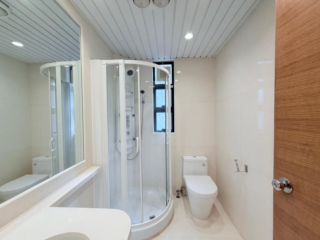 https://img.propertyraptor.com/cdn-cgi/imagedelivery/KD5bF_AFL0JDTbKLWF7z9g/ap8/ap8_001/hornet/prp/img/865b2fc5ed8ffbbfb6e29fd9706cb3c9-wtm.jpg/public