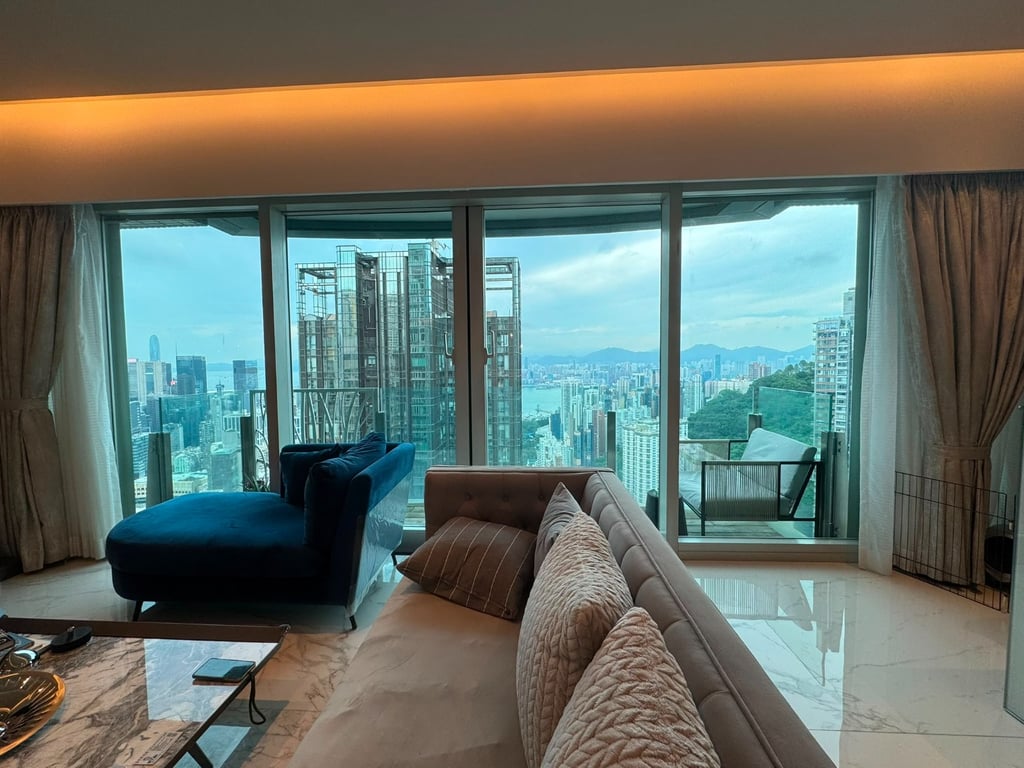 https://img.propertyraptor.com/cdn-cgi/imagedelivery/KD5bF_AFL0JDTbKLWF7z9g/ap8/ap8_001/hornet/prp/img/8662b78da627525134a0fa27b45fd4bf-wtm.jpg/public