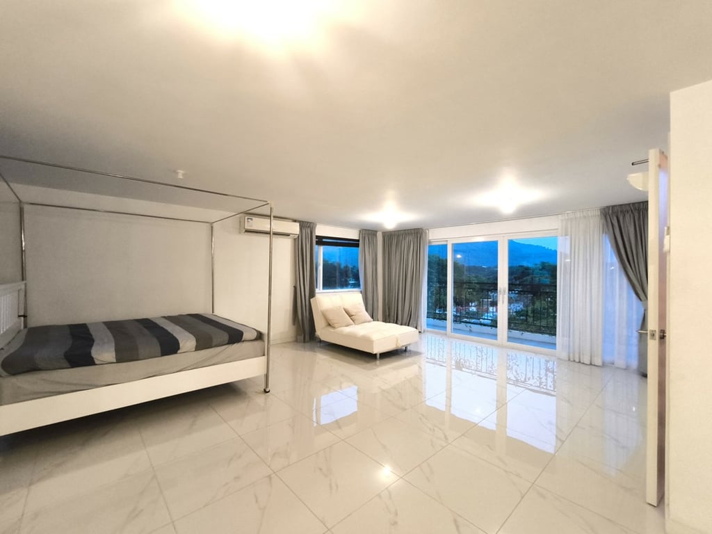 https://img.propertyraptor.com/cdn-cgi/imagedelivery/KD5bF_AFL0JDTbKLWF7z9g/ap8/ap8_001/hornet/prp/img/868d4863785a328a73d840d85de1cdbe.jpg/public