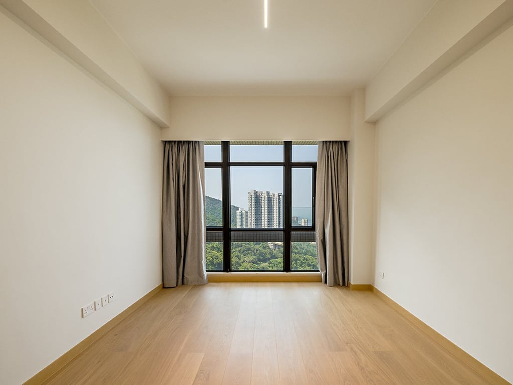 https://img.propertyraptor.com/cdn-cgi/imagedelivery/KD5bF_AFL0JDTbKLWF7z9g/ap8/ap8_001/hornet/prp/img/869a925571fa2377a07df8264f63bb2f.jpg/public