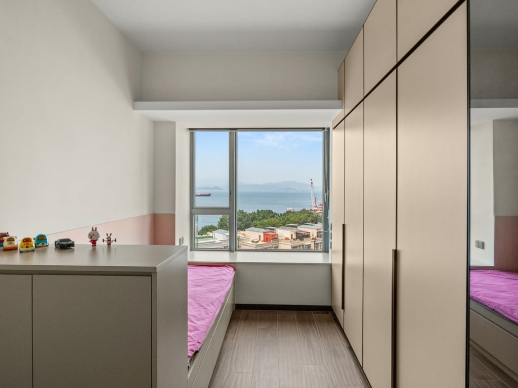 https://img.propertyraptor.com/cdn-cgi/imagedelivery/KD5bF_AFL0JDTbKLWF7z9g/ap8/ap8_001/hornet/prp/img/86a89e39894013e2c6dd9ee9307c2f5a.jpg/public