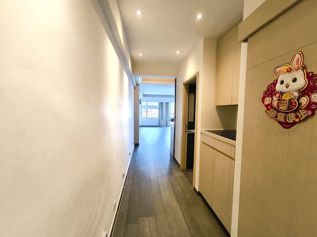 https://img.propertyraptor.com/cdn-cgi/imagedelivery/KD5bF_AFL0JDTbKLWF7z9g/ap8/ap8_001/hornet/prp/img/86fcdb0787a24a6d7551bfde83a35616-wtm.jpg/public