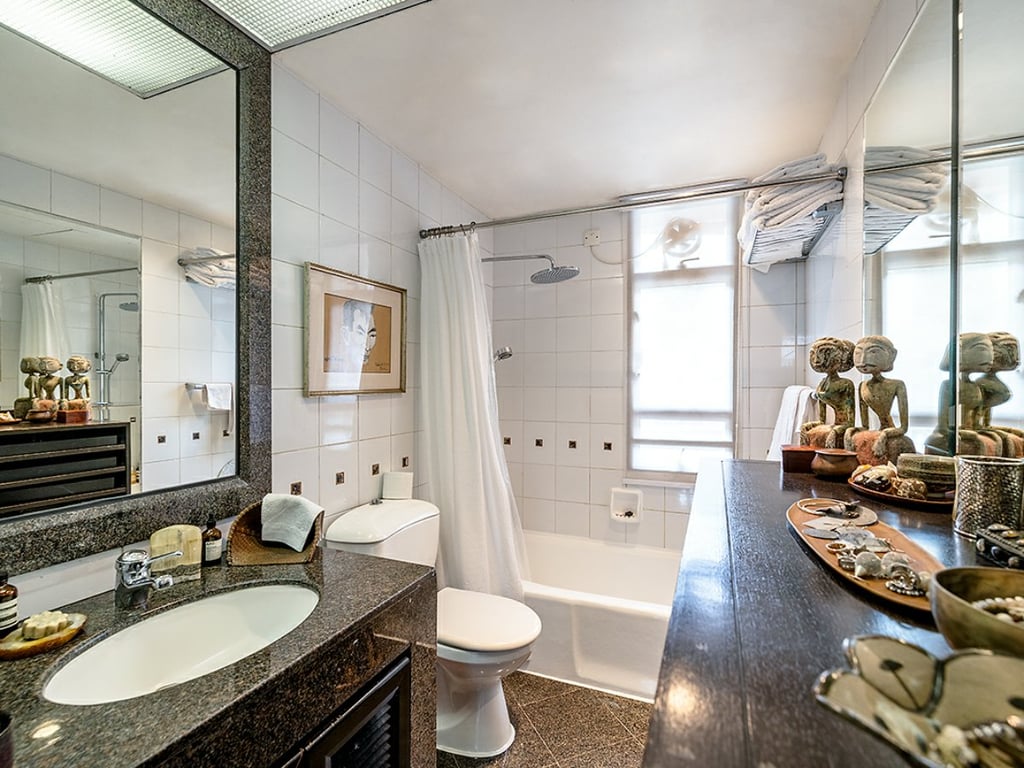 https://img.propertyraptor.com/cdn-cgi/imagedelivery/KD5bF_AFL0JDTbKLWF7z9g/ap8/ap8_001/hornet/prp/img/87005587be8c041b274be8a735424f37.jpg/public
