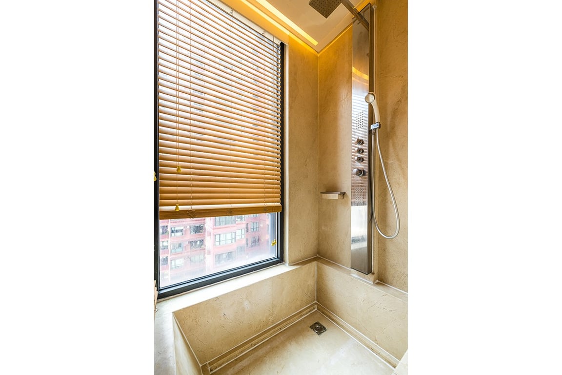 https://img.propertyraptor.com/cdn-cgi/imagedelivery/KD5bF_AFL0JDTbKLWF7z9g/ap8/ap8_001/hornet/prp/img/870de583387f562be251d54b1aaa0386-wtm.jpg/public