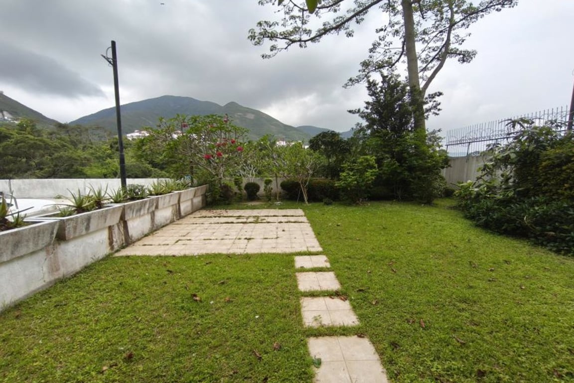 https://img.propertyraptor.com/cdn-cgi/imagedelivery/KD5bF_AFL0JDTbKLWF7z9g/ap8/ap8_001/hornet/prp/img/8725f63a3118720502085aacd94e0919-wtm.jpg/public