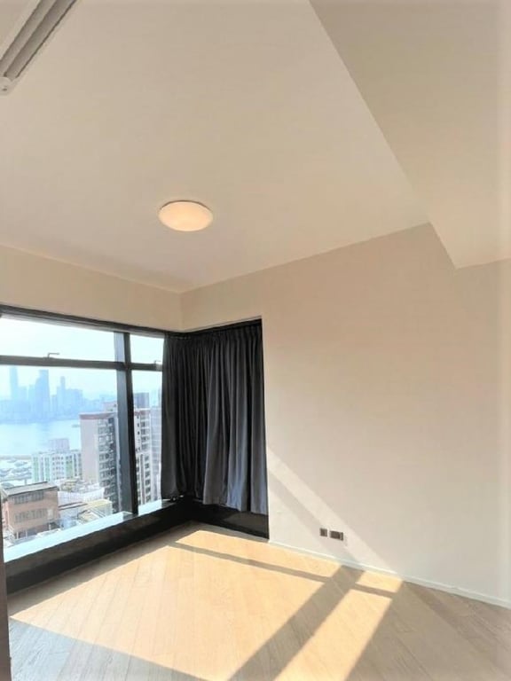 https://img.propertyraptor.com/cdn-cgi/imagedelivery/KD5bF_AFL0JDTbKLWF7z9g/ap8/ap8_001/hornet/prp/img/874f194220849f4775bc4ec038c2cf73.jpg/public