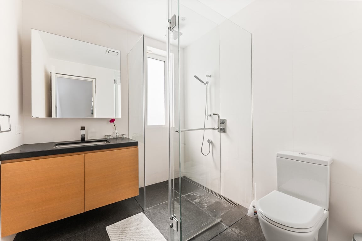 https://img.propertyraptor.com/cdn-cgi/imagedelivery/KD5bF_AFL0JDTbKLWF7z9g/ap8/ap8_001/hornet/prp/img/87bf50169ba25872146c1d38c336d0b7-wtm.jpg/public