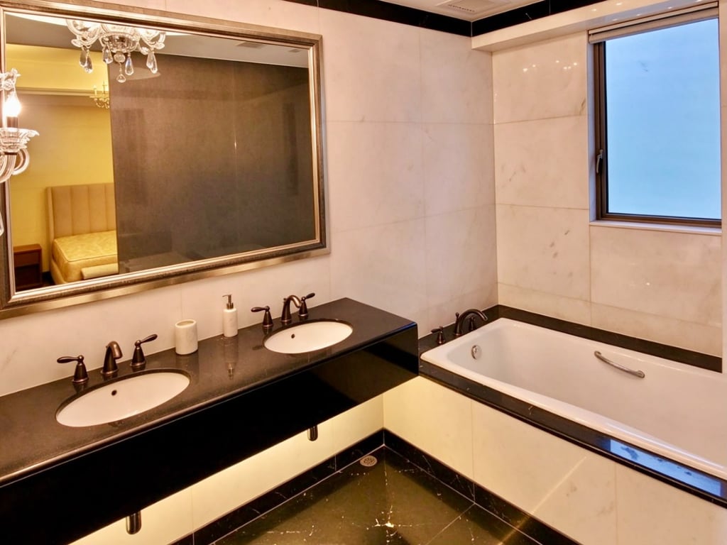 https://img.propertyraptor.com/cdn-cgi/imagedelivery/KD5bF_AFL0JDTbKLWF7z9g/ap8/ap8_001/hornet/prp/img/87d412d45c916b9d8a48695aae539145-wtm.jpg/public
