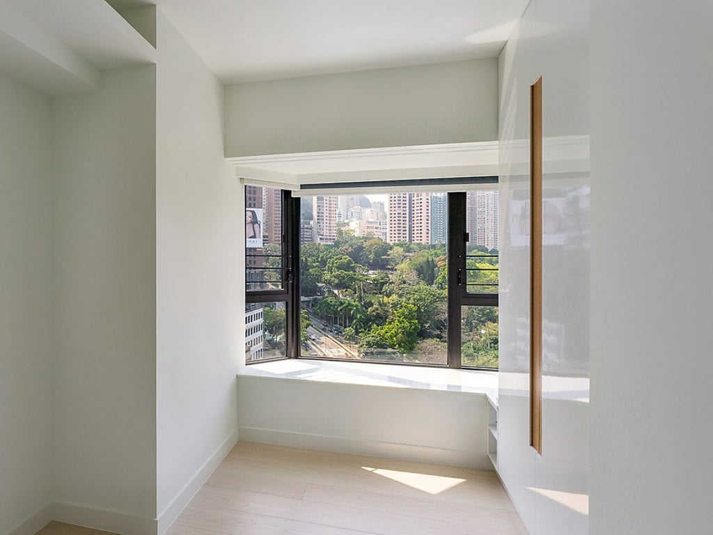 https://img.propertyraptor.com/cdn-cgi/imagedelivery/KD5bF_AFL0JDTbKLWF7z9g/ap8/ap8_001/hornet/prp/img/885b222bdf992e09fc054f8078845b17.jpg/public
