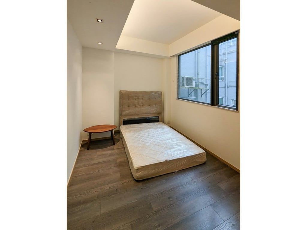 https://img.propertyraptor.com/cdn-cgi/imagedelivery/KD5bF_AFL0JDTbKLWF7z9g/ap8/ap8_001/hornet/prp/img/885d6fd3c0c2c0d77794a884c75457fd-wtm.jpg/public
