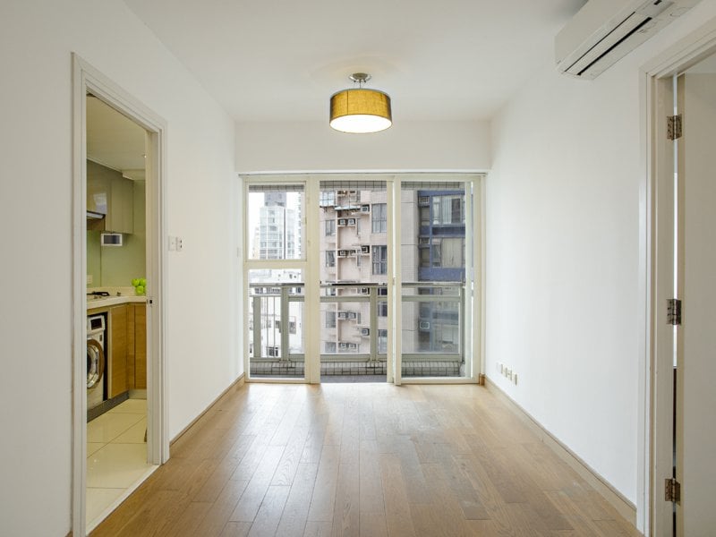 https://img.propertyraptor.com/cdn-cgi/imagedelivery/KD5bF_AFL0JDTbKLWF7z9g/ap8/ap8_001/hornet/prp/img/888b44b85e93359d0c89da498a91bc70.jpg/public