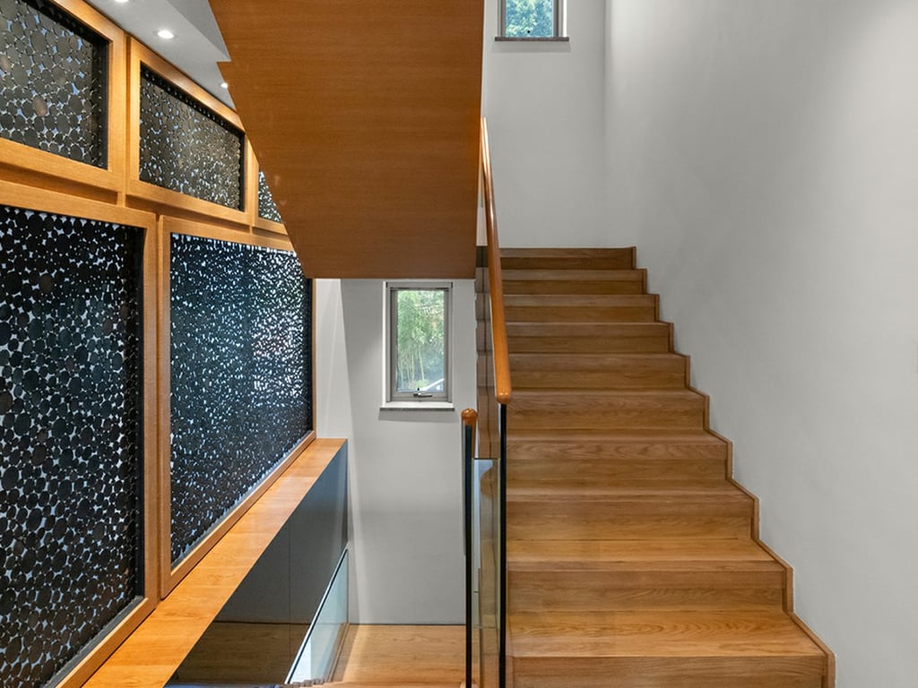 https://img.propertyraptor.com/cdn-cgi/imagedelivery/KD5bF_AFL0JDTbKLWF7z9g/ap8/ap8_001/hornet/prp/img/889a3b19308277e63d959696a2c1b0f0.jpg/public
