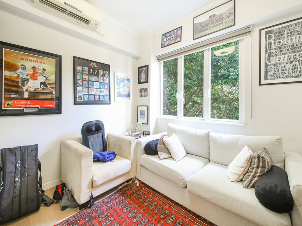 https://img.propertyraptor.com/cdn-cgi/imagedelivery/KD5bF_AFL0JDTbKLWF7z9g/ap8/ap8_001/hornet/prp/img/88a76fe39940487ec5e4a42c6afba819-wtm.jpg/public