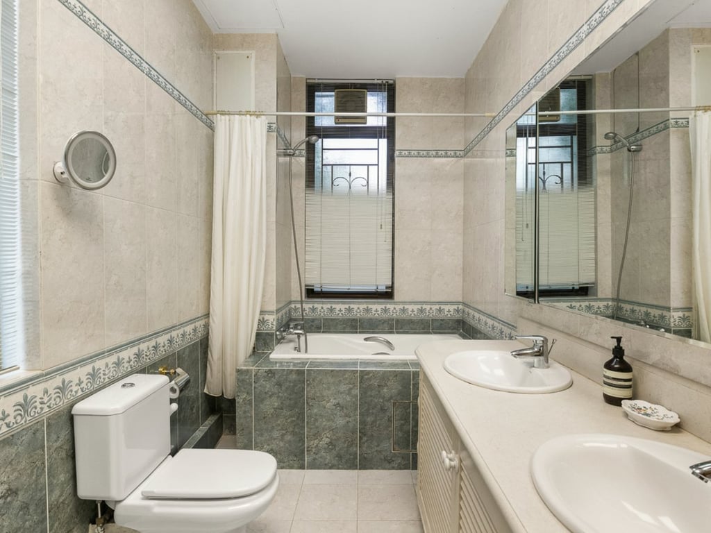 https://img.propertyraptor.com/cdn-cgi/imagedelivery/KD5bF_AFL0JDTbKLWF7z9g/ap8/ap8_001/hornet/prp/img/89399b2920c4e85f54787179b2878065-wtm.jpg/public