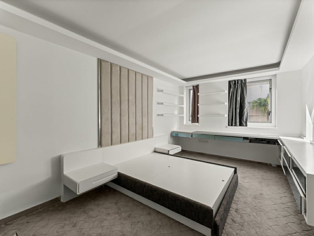 https://img.propertyraptor.com/cdn-cgi/imagedelivery/KD5bF_AFL0JDTbKLWF7z9g/ap8/ap8_001/hornet/prp/img/8951517254772997f8569168dbcd9834-wtm.jpg/public
