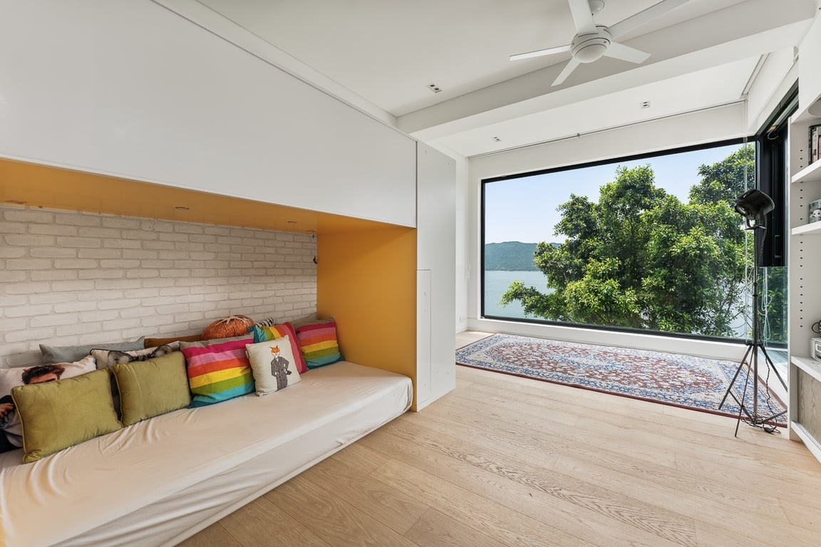 https://img.propertyraptor.com/cdn-cgi/imagedelivery/KD5bF_AFL0JDTbKLWF7z9g/ap8/ap8_001/hornet/prp/img/895c17e16db6768fea816948ff10c06c-wtm.jpg/public
