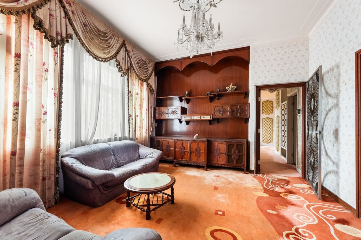 https://img.propertyraptor.com/cdn-cgi/imagedelivery/KD5bF_AFL0JDTbKLWF7z9g/ap8/ap8_001/hornet/prp/img/895d32d3371f9797fb9018e33389404b-wtm.jpg/public